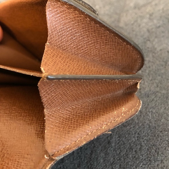 GENUINE LOUIS VUITTON Monogram Coin case - Picture 8 of 16